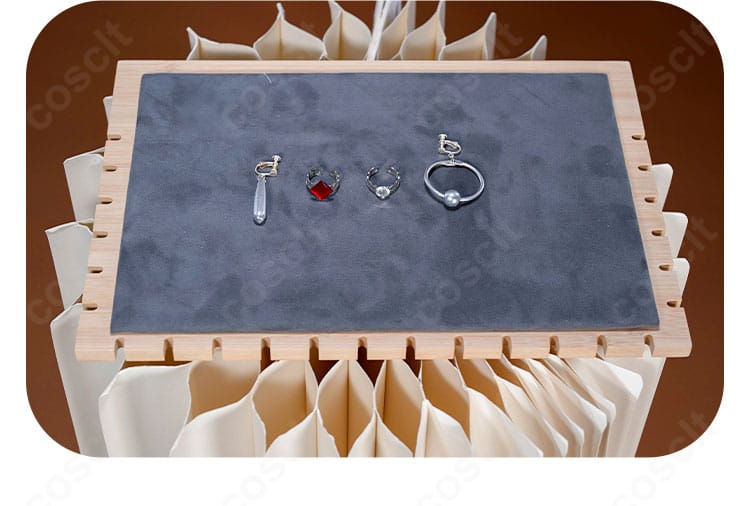 イヤリング・アクセサリー細部アップ・キャラらしさを完全表現