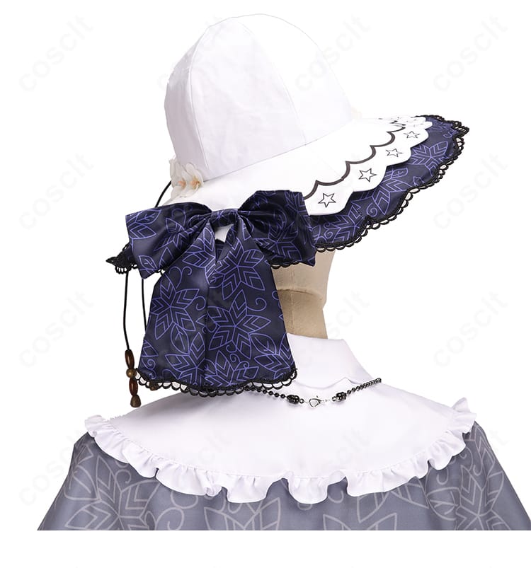 衣装の背面&帽子装飾アップ|大魔女様 月代ユキ コスプレ衣装・背中の再現度チェック