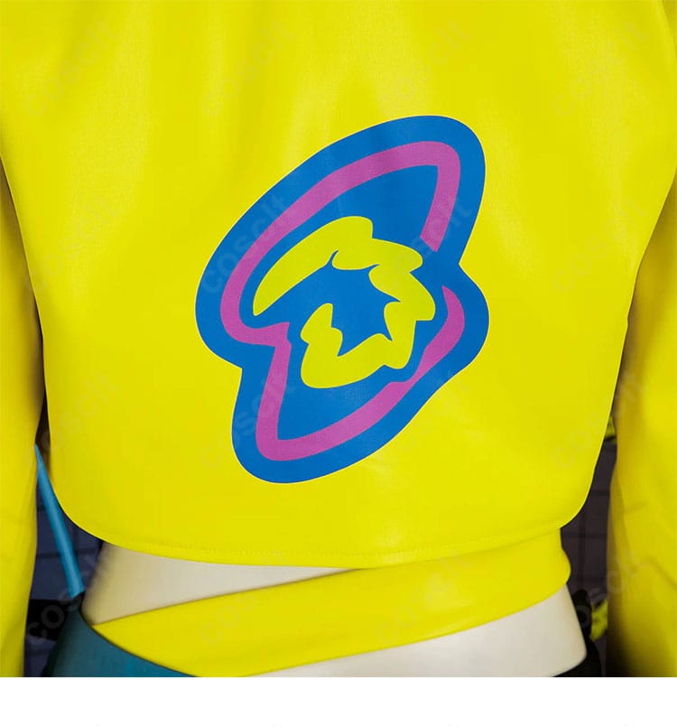 アウター背面の模様装飾を写したカナリィ コスプレ衣装 バック柄デザイン