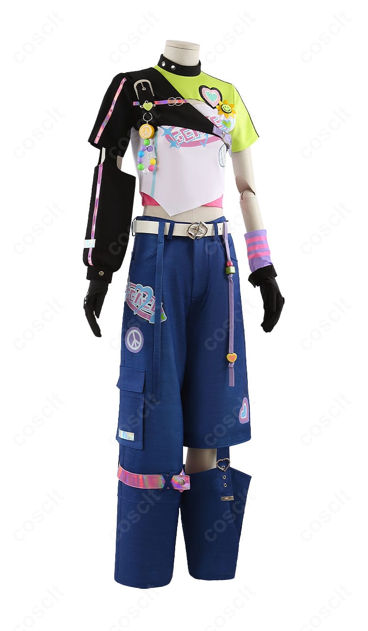 コスプレ衣装の右側写真。シルエットや細かい装飾が確認しやすい角度です。