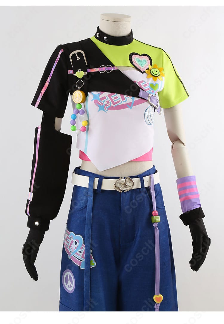 衣襟の装飾アップ写真。華やかな渉らしいデザインがしっかり表現されています。