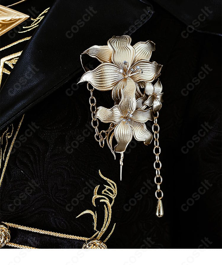 恋と深空 セイヤ 暗夜に沈む星 コスプレ衣装 胸飾り細部アップ 重厚感ある王者モチーフ