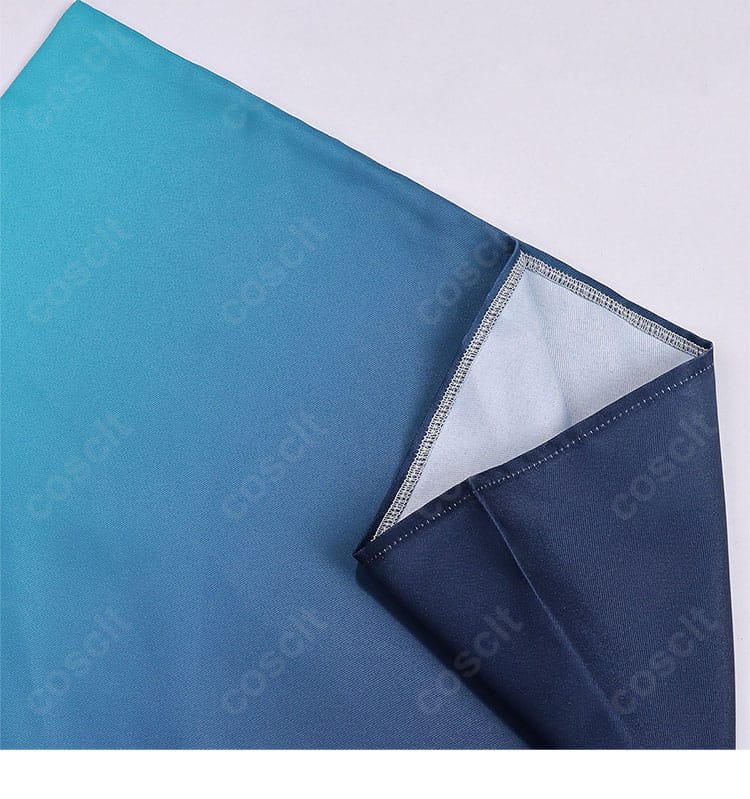 酒寄彩葉 コスプレ衣装の裾ディテール｜自然なラインで着用感アップ