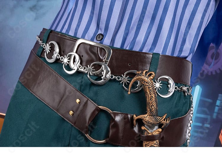 ウエスト周りのベルト&金具装飾ディテールのクローズアップ