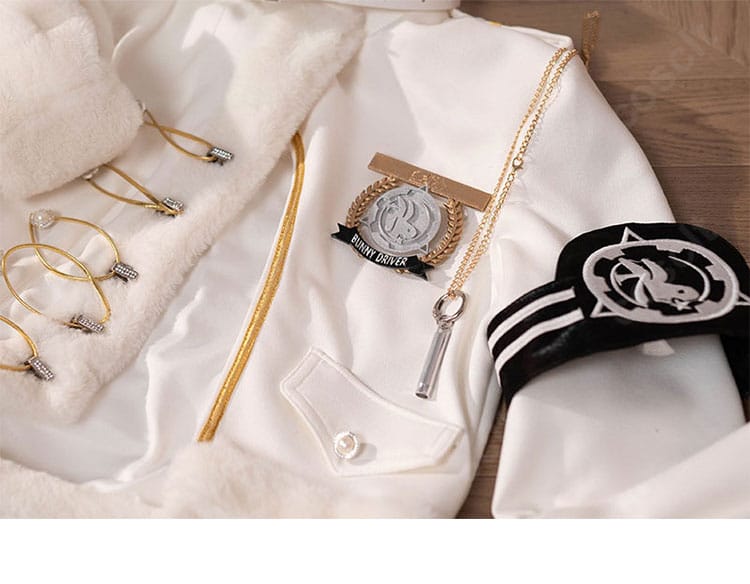 ブラン衣装の胸飾りディテール(フォーチュンエクスプレス)