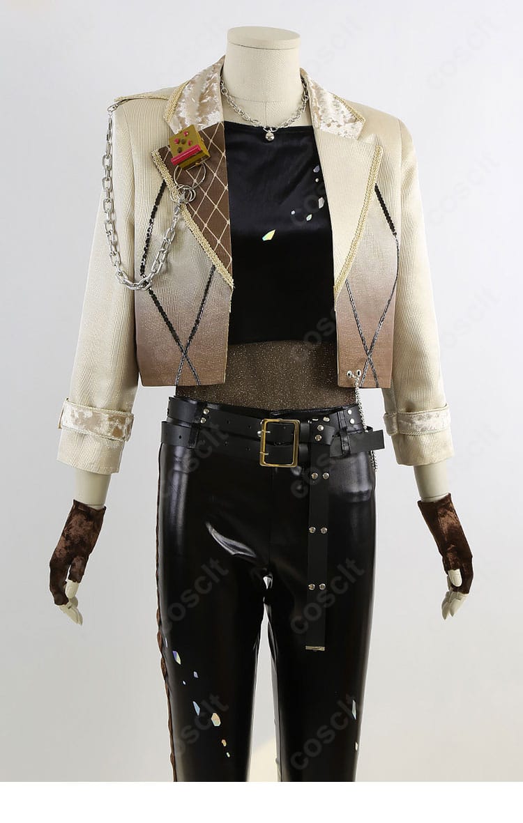 ラペル(衣襟)部分の装飾ディテール。金属パーツと生地の質感、ステッチの仕上がりを拡大で示す画像。