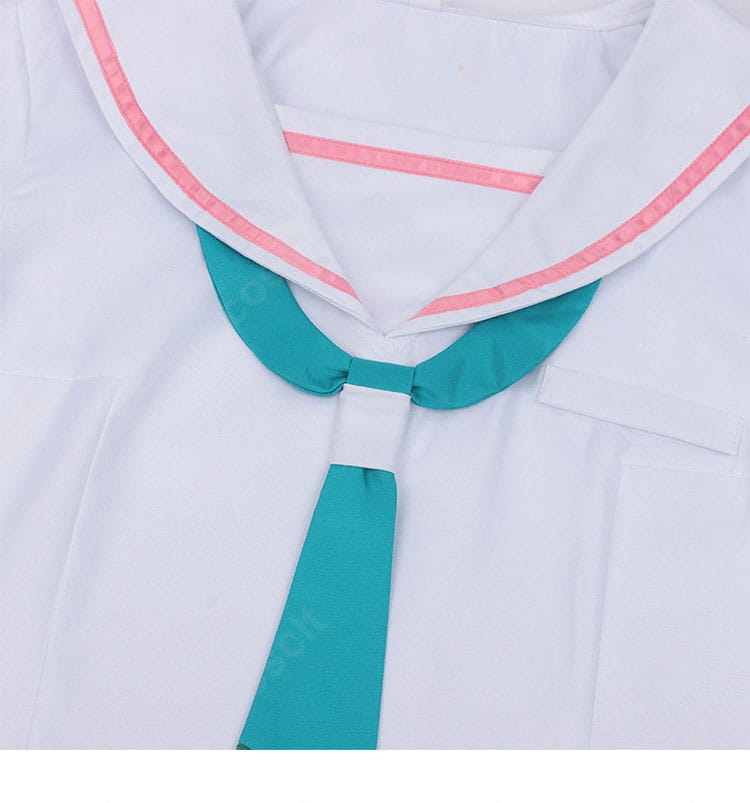 スカーフ（タイ）結び部分のアップ（超かぐや姫！ 酒寄彩葉 制服）