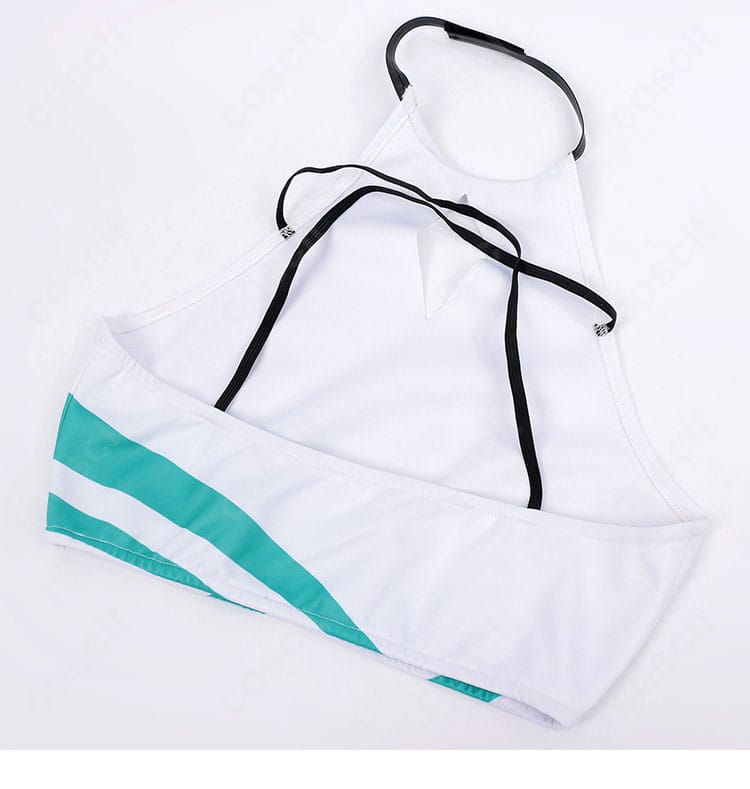 トップス背面のディテール。背中部分の縫製と装飾の配置を確認できるカット。