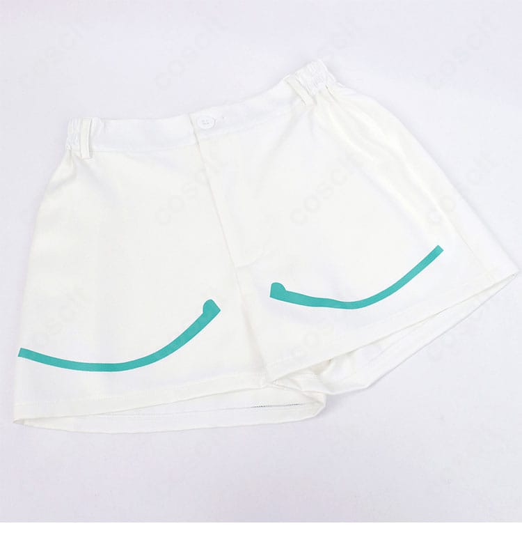 ショートパンツ前面の装飾ディテール。ウエスト周りの仕上げと装飾のバランス。