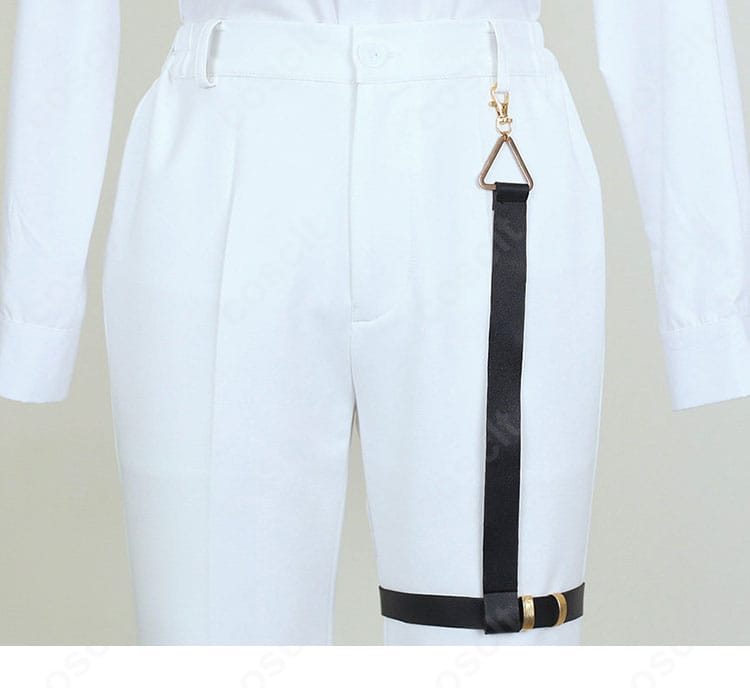 ズボンの装飾ディテール（ライン・ベルト周り）