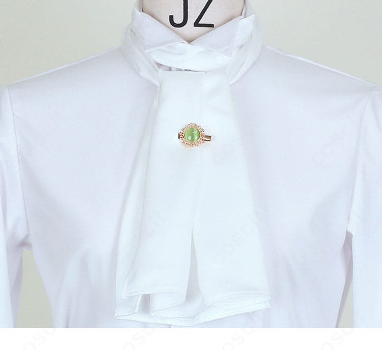 スカーフ（ネッカチーフ）の結び目と色味のアップ