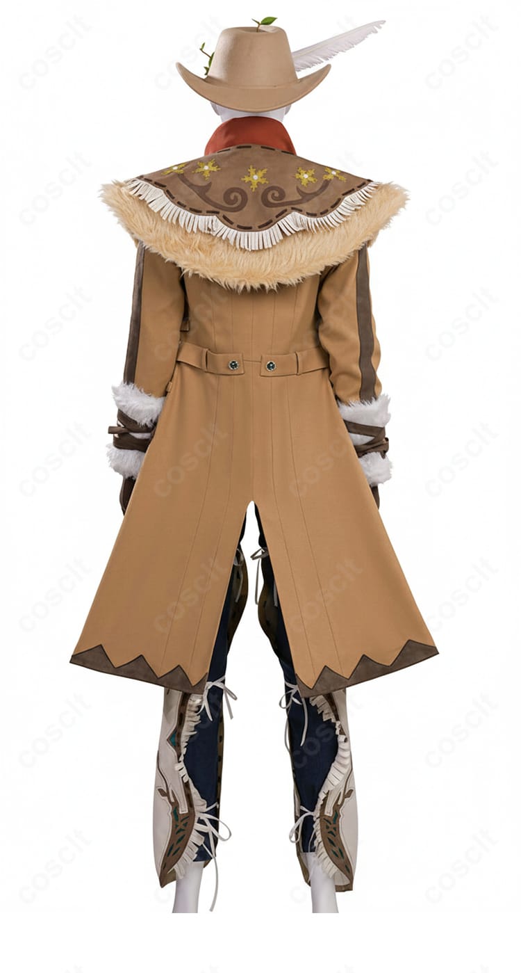 同衣装の背面全体。コートの後ろ姿と配色、背面の装飾配置が見える構図。