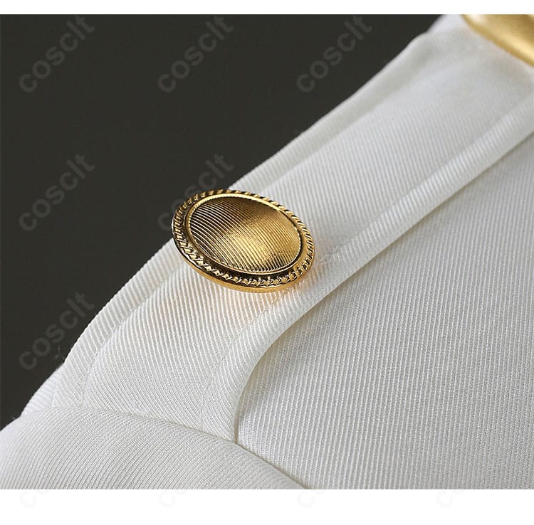 今井信女 見廻組副長 制服コスプレの肩周りディテール。肩章と縫製のアップ