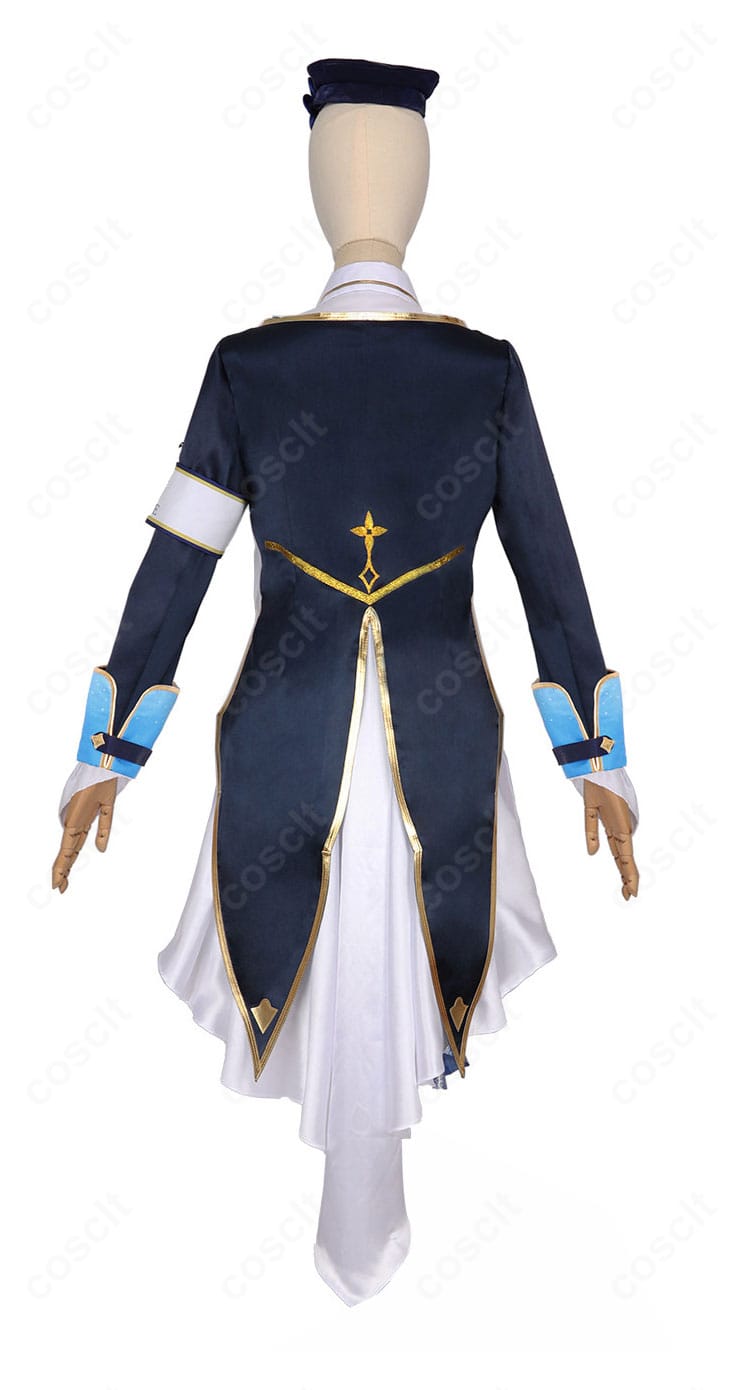 栞葉るり 共通衣装コスプレの背面。コートのライン、腰飾りとシルエットの確認用。