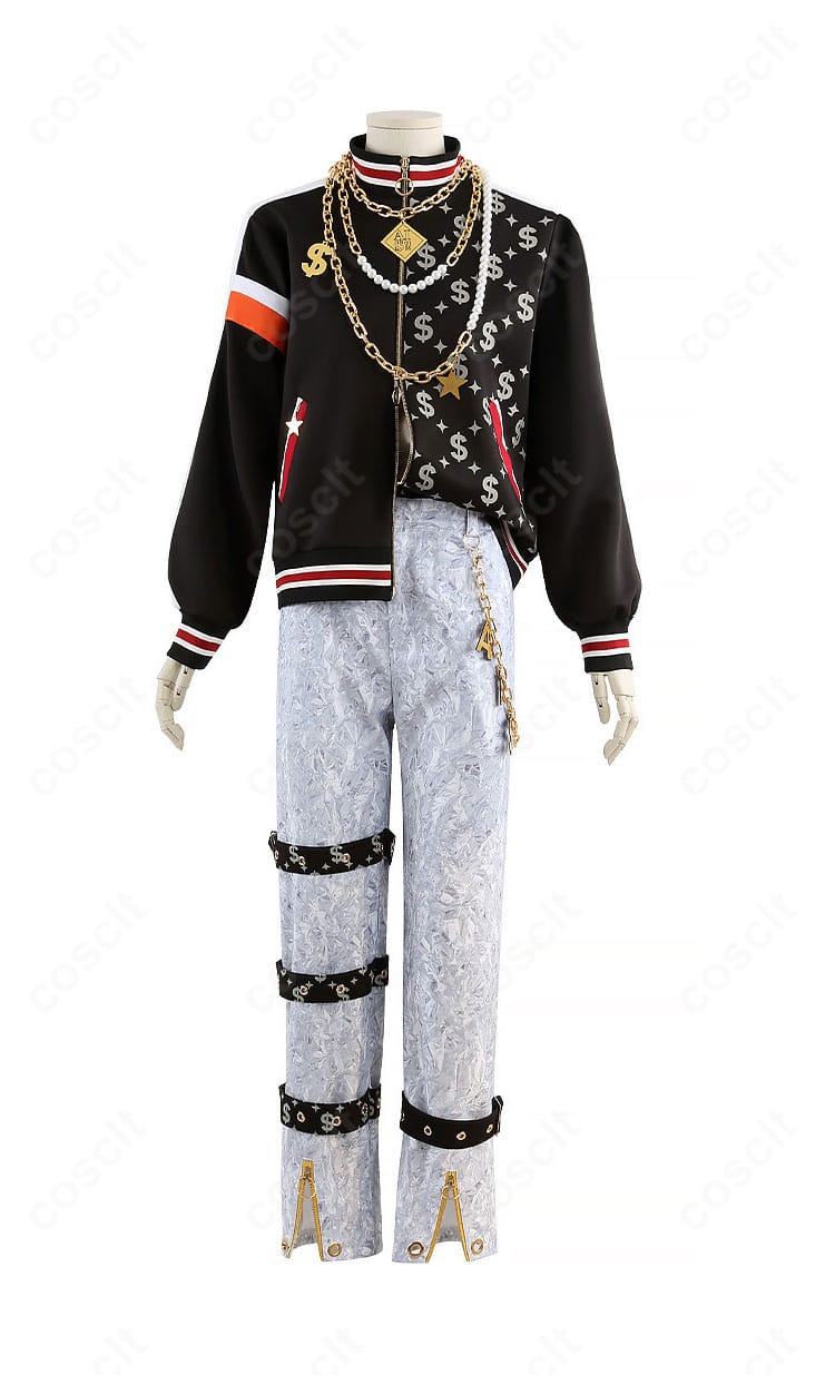 ステージ衣装の正面全体。コート×インナーのレイヤーとシルエットが分かるカット