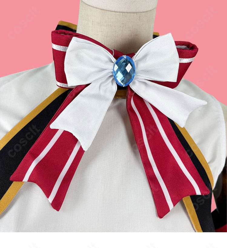 首元の蝶形ボウタイ(スカーフ)装飾ディテール。結び目の形とステッチが見える近接写真