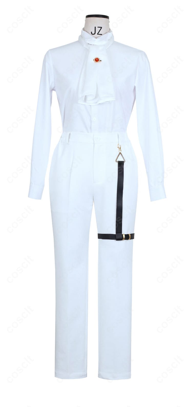 コート前身頃の装飾と配色ラインのクローズアップ