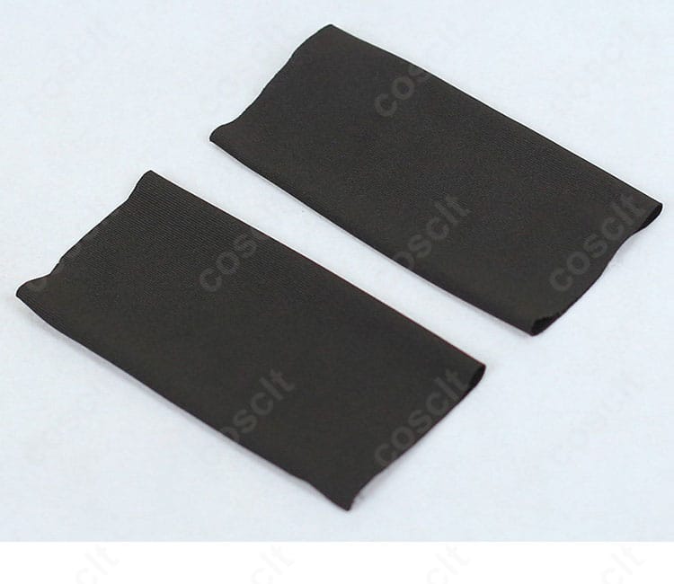 付属アクセサリー一式（ベルト・リストバンド等）の並び画像