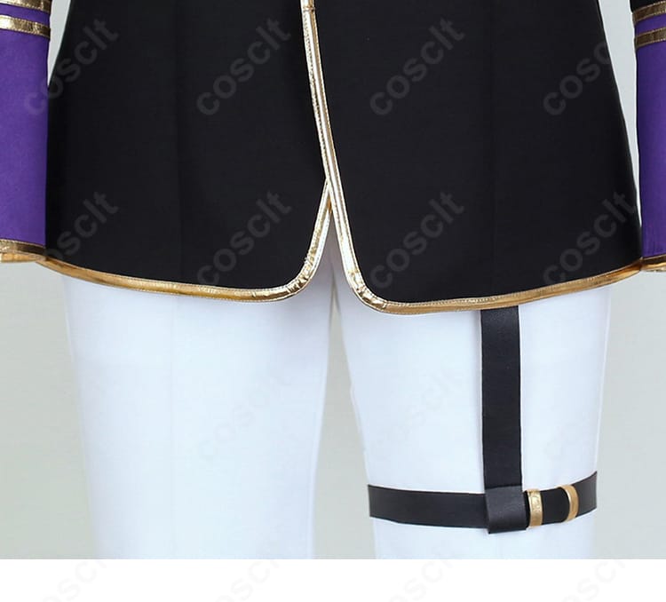 コート裾の配色ラインとカッティングのディテール