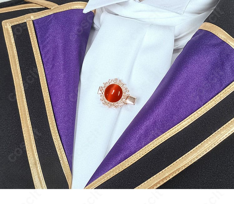 衣領周りの切替とステッチワークの拡大画像