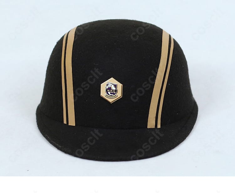 付属帽子の正面装飾とエンブレムディテール