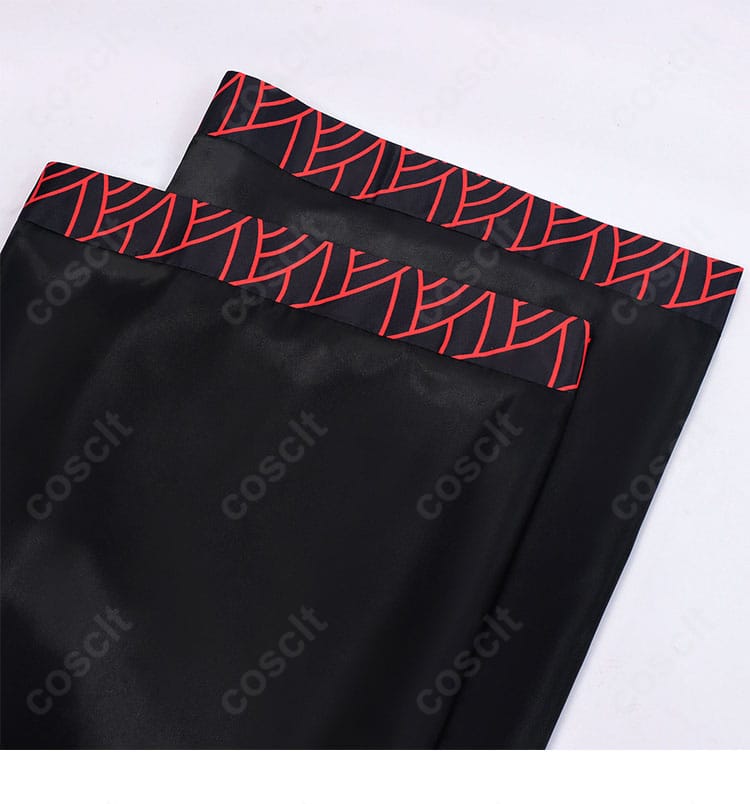 外套袖口の装飾ディテール（カフの意匠と縁処理）