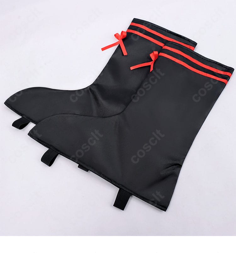 ブーツカバーの装飾ディテール（筒形状とライン）