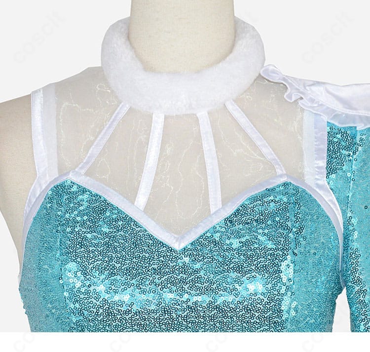 襟元の装飾アップ（襟形状・縫製・配色の確認）