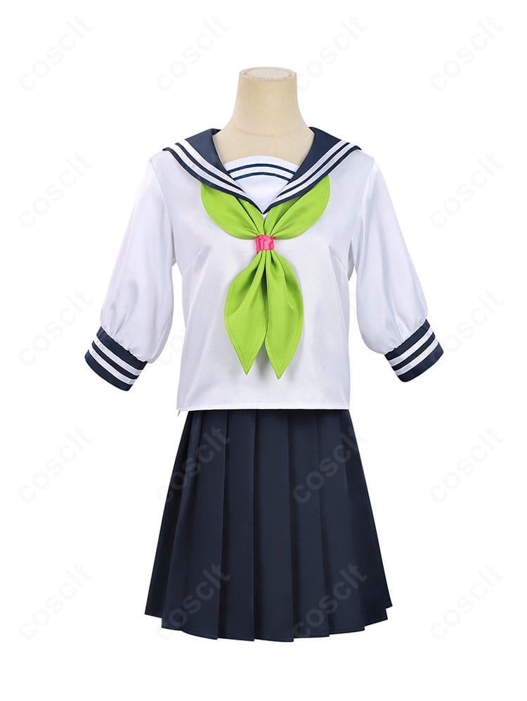 鈴木みゆ 制服コスプレ トップスとスカートの正面全体。襟元とフロントのデザインが分かる