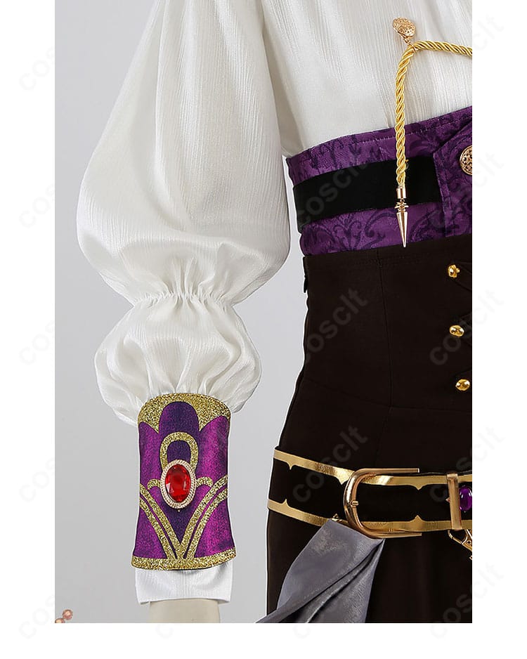 袖口装飾のアップ（飾りテープと刺繍風ディテール）