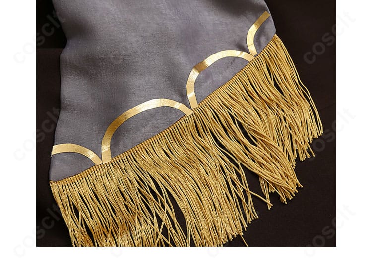 裾周りのタッセル装飾と揺れ感の表現