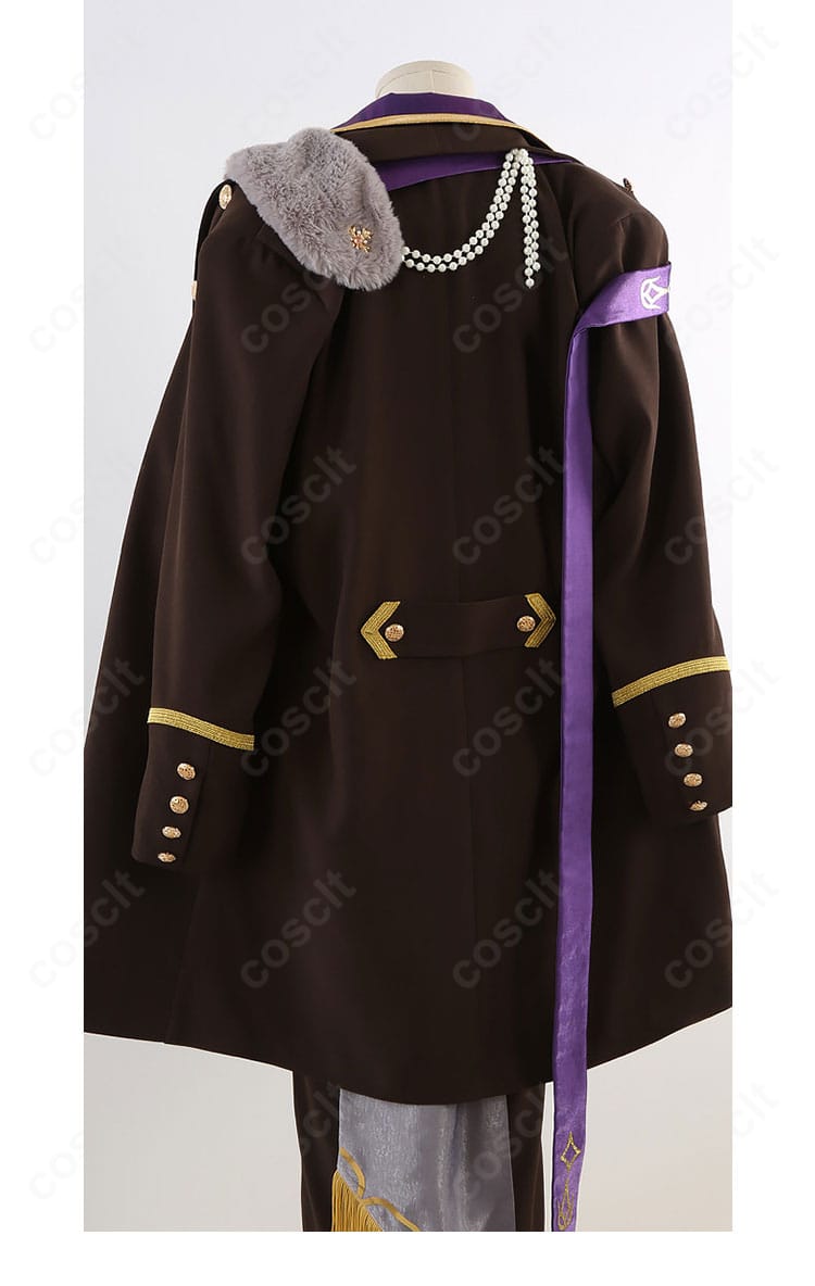 コート背面の装飾アップ（背面帯・装飾ライン）