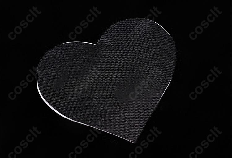 ブラン 逆バニー衣装 ハートモチーフアクセのディテール