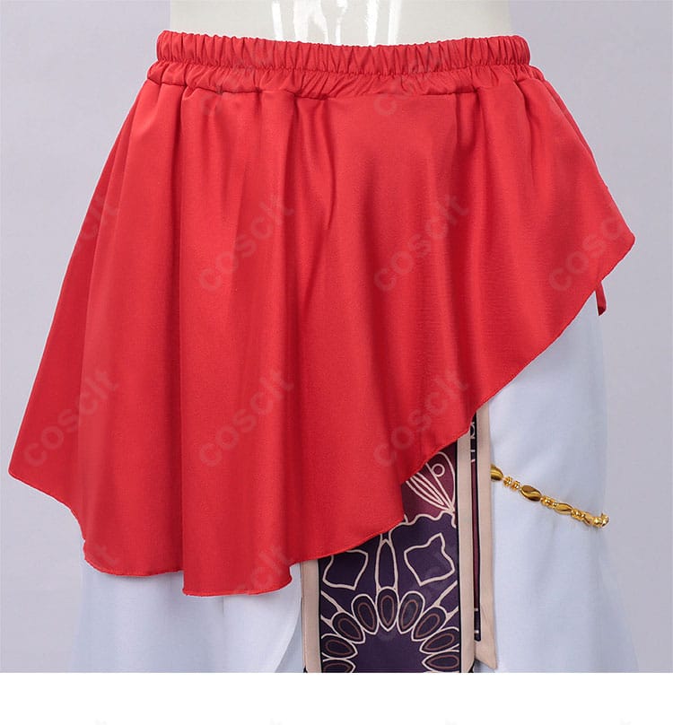 前掛け風の装飾ディテール。落ち着いた色味と直線的なカッティングが伝わるアップ