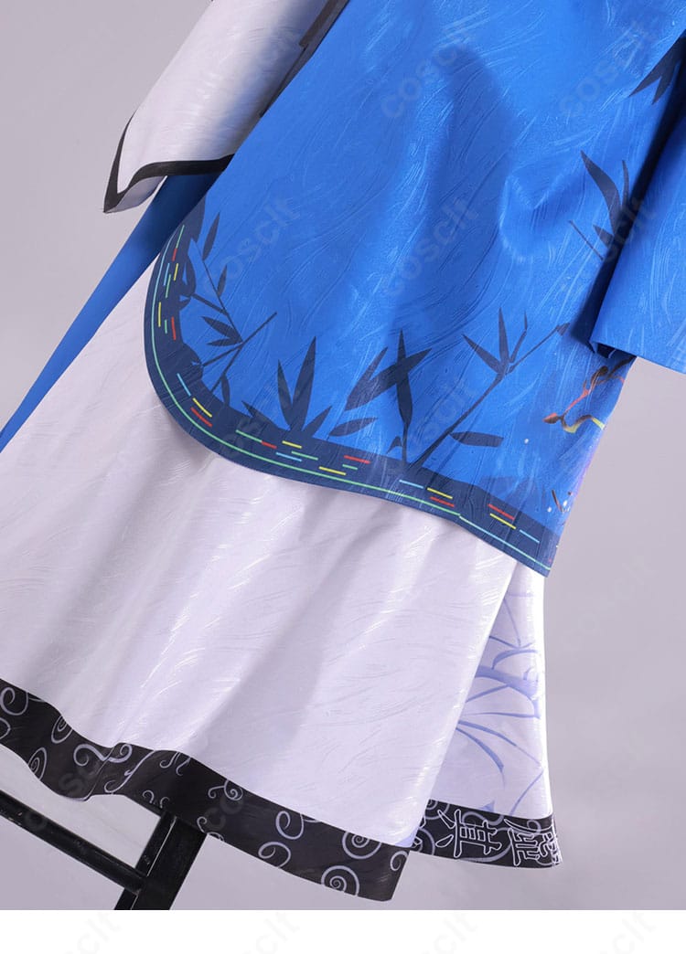 スカート（裾）周りの装飾とラインのディテール