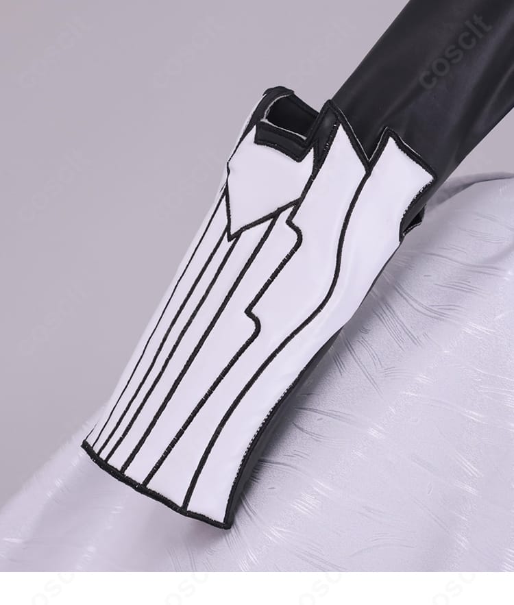 腕部アクセサリーの質感と留め仕様のディテール