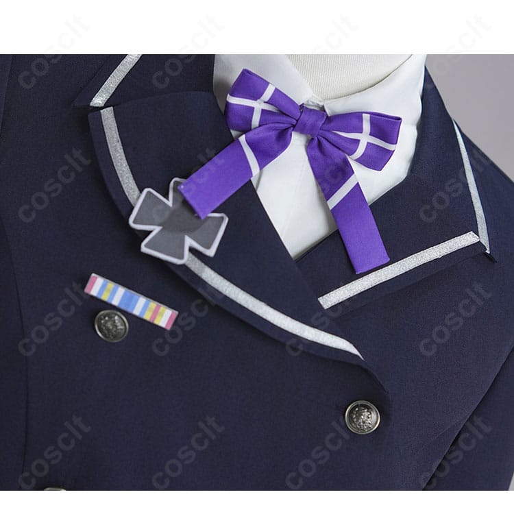 襟元の胸飾り・リボン・シャツ襟のディテール。桜モチーフの装飾が分かるクローズアップ。