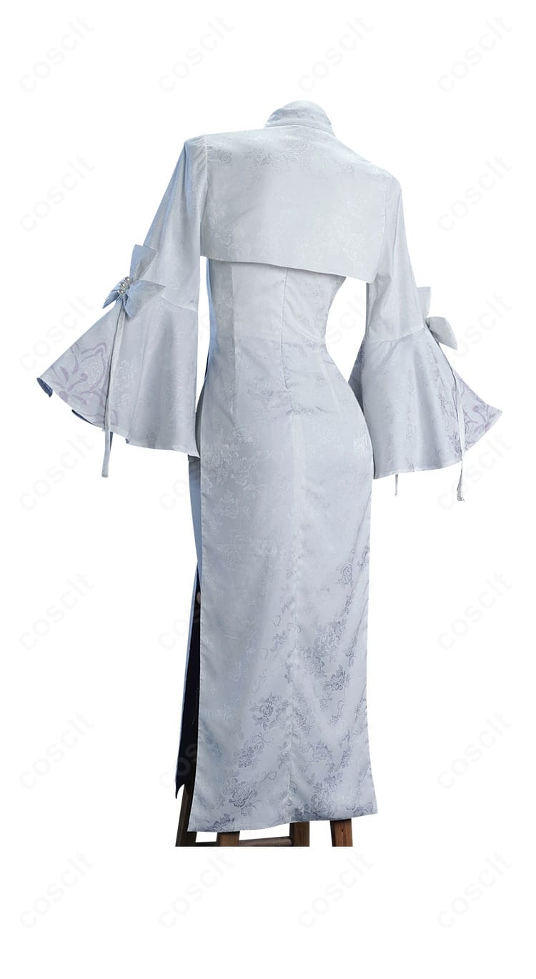 95式 グレース衣装の背面。隠しファスナー位置とコートの落ち感、背中のラインを詳細に表示。