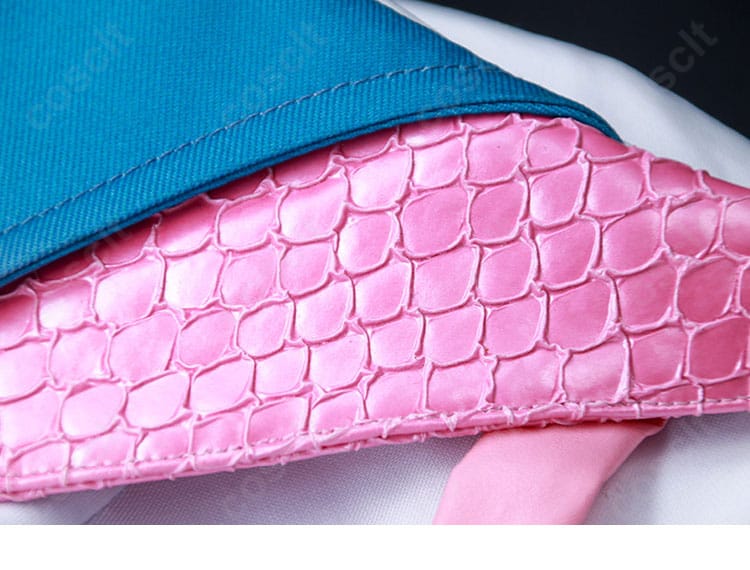 ズボンのウエスト部分のディテール。ベルト通しとフロントの仕様