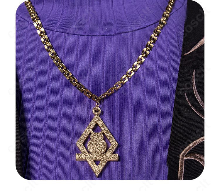 ネックレス装飾ディテール。3Dパーツの立体感とメタリックな質感を拡大表示。