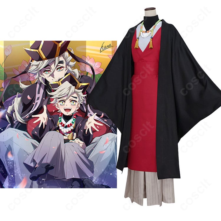 鬼滅の刃 童磨 幼少期コスプレ衣装のモデル着用全身画像。羽織・袴・帯・ネックレス・帽子を含む和装フルセットの雰囲気が分かるカット。