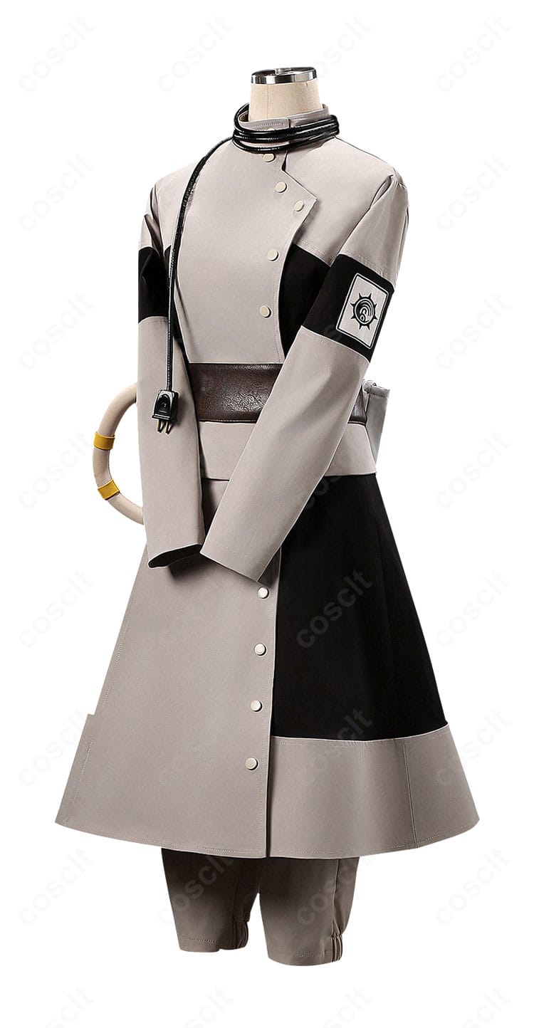 エイシア・スティルザ衣装の側面。ベルト位置とウエストポーチの収まり、ラインの落ち感を確認できる写真。