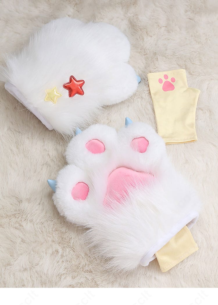 クマクマレスQ衣装の付属アクセサリー。チョーカー、手袋、アームカバーなどの細部が分かる画像