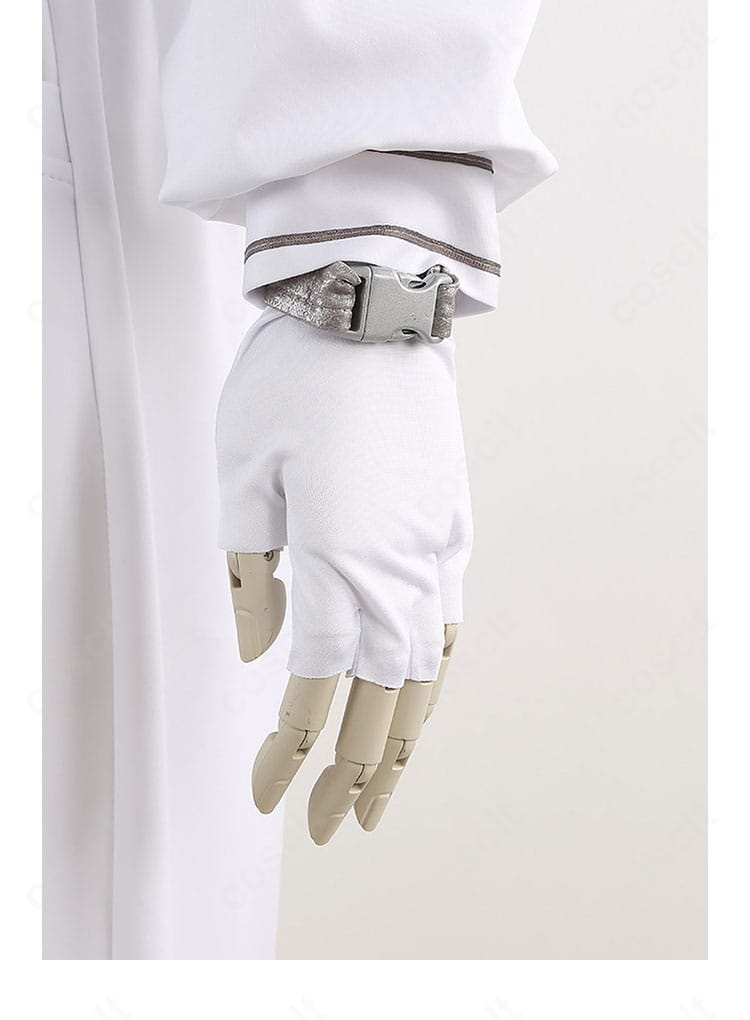 東雲彰人 アクセラレイト衣装の手袋とリストバンド。素材感と装着バランスのクローズアップ