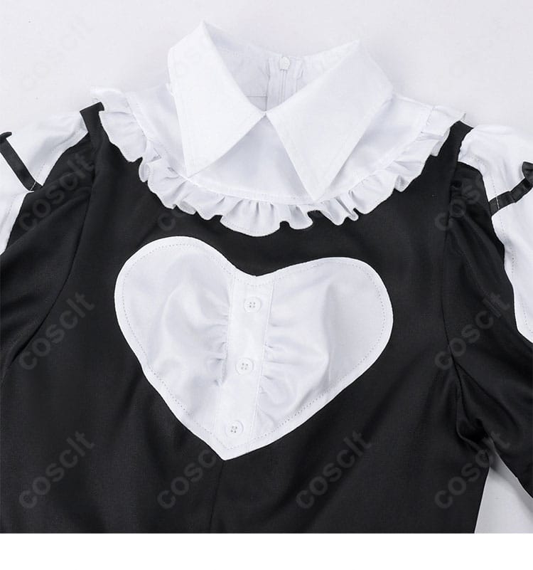 桃乃 メイド服の衿元ディテール。蝶ネクタイと衿のステッチの近接写真