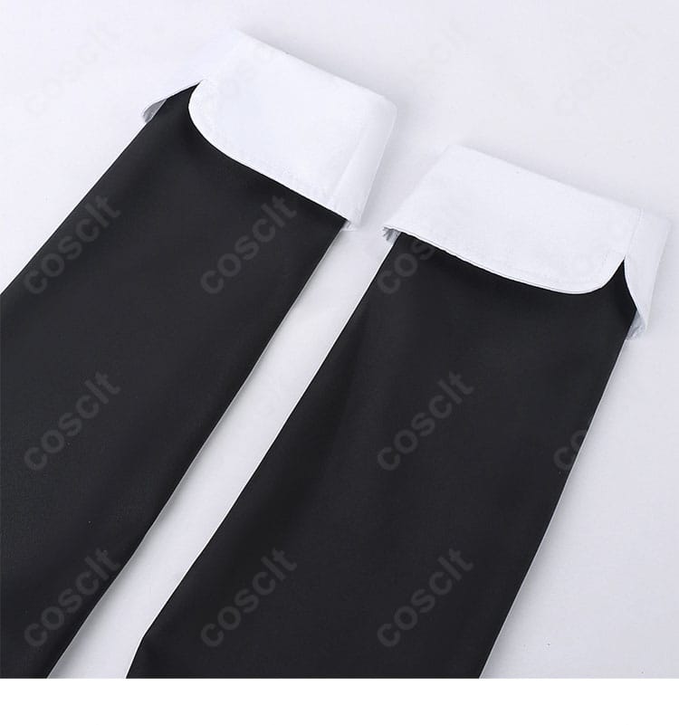 袖口フリルとパイピングの近接ディテール