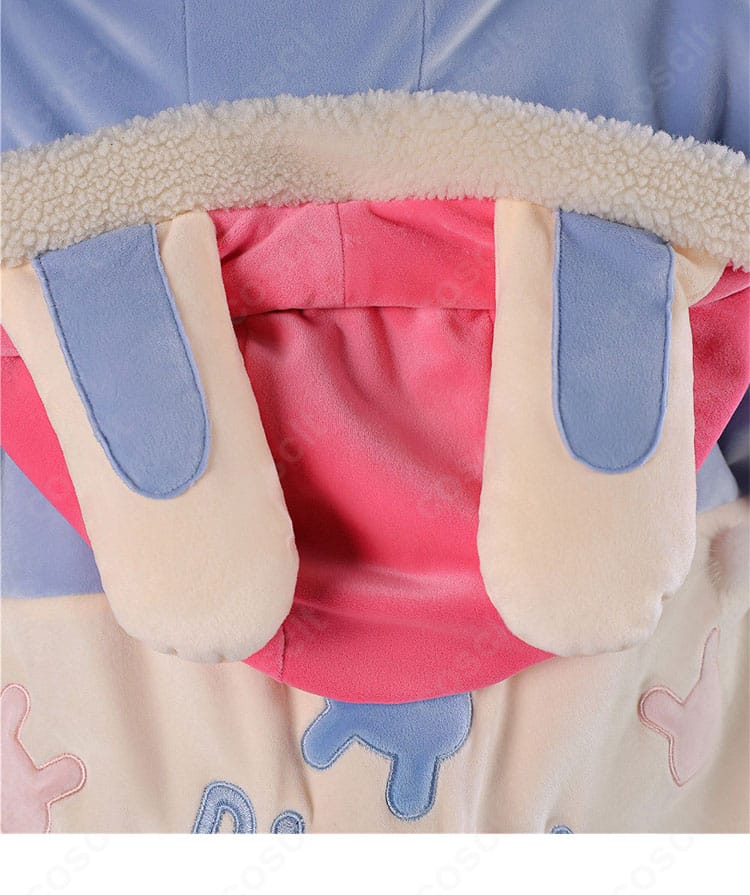 フード（フーディ）部分の形状と装飾ディテール