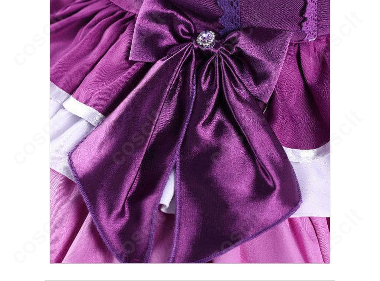 ウエスト周りの装飾とパーツ配置の近接写真