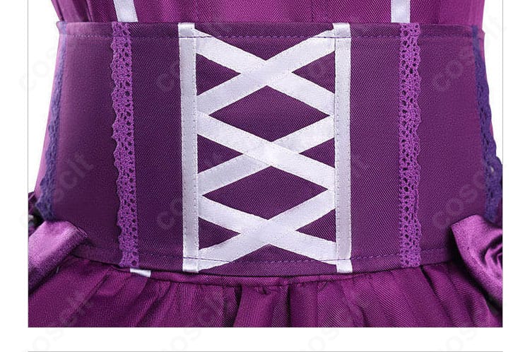 コルセットベルトの装飾と締め具ディテール。ウエスト調整の様子