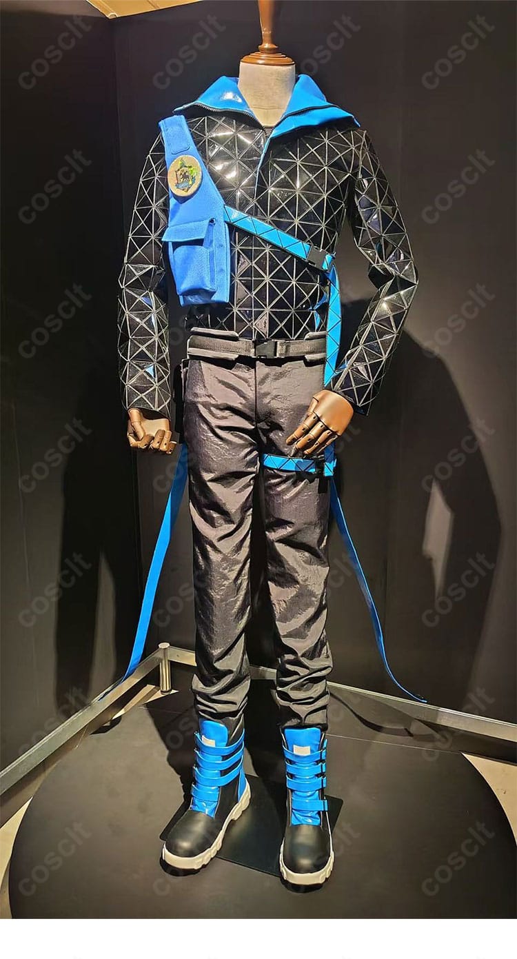 イデア・シュラウド学園制服コスプレの正面全体像。落ち着いた配色とハリ感のある生地でクールなシルエットを再現。